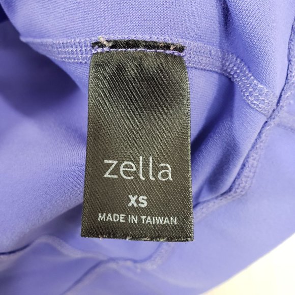 Zella Zippered fleecy jacket with mesh shoulder details - Picture 13 of 15